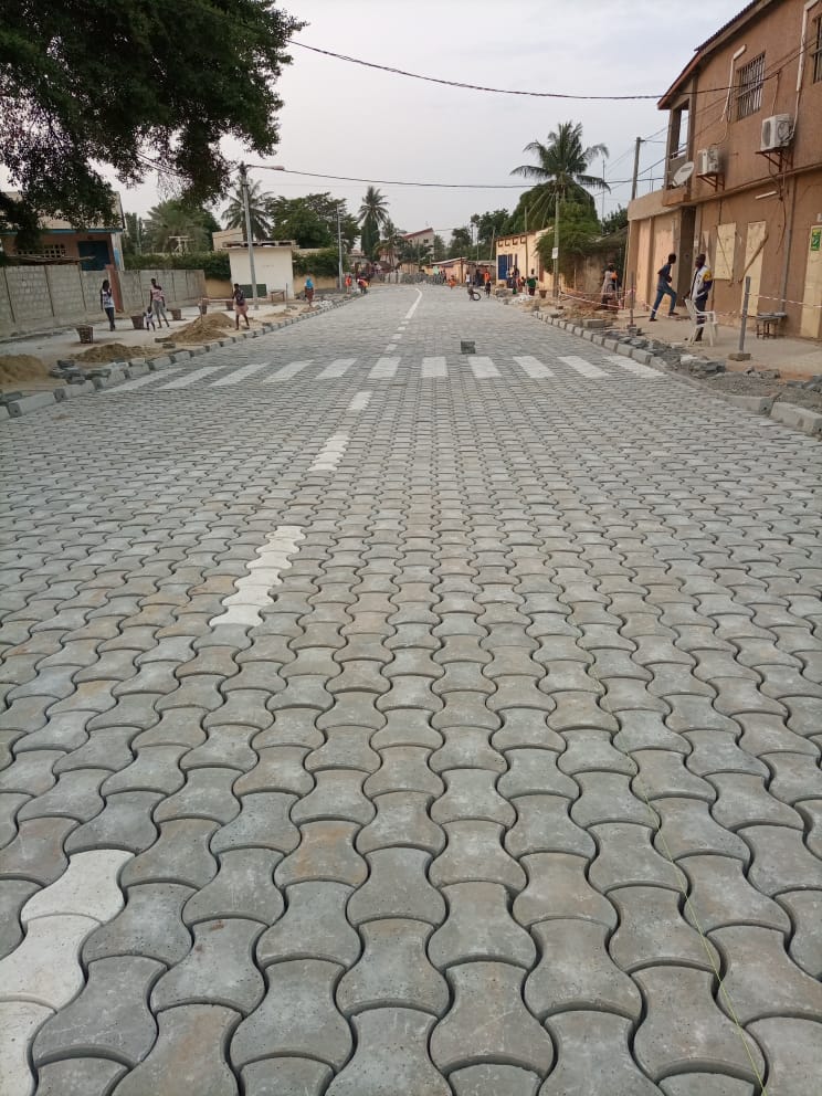 Rue 126 AGP Agbelenoukou revêtue en pavé